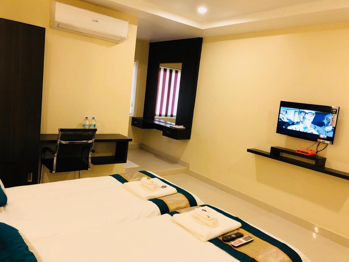 Hotel Fortune M R Grands Suluru Buitenkant foto