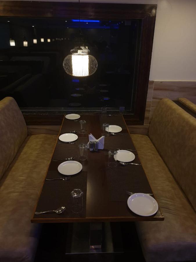 Hotel Fortune M R Grands Suluru Buitenkant foto