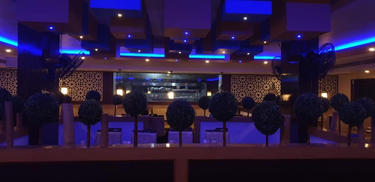 Hotel Fortune M R Grands Suluru Buitenkant foto
